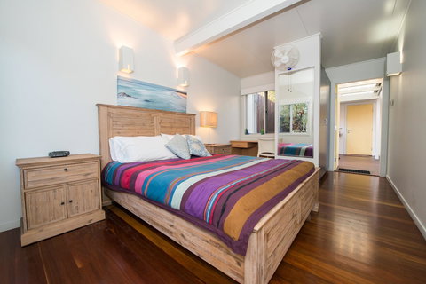 Allure Stradbroke Resort - Winery Find 21