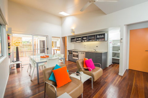 Allure Stradbroke Resort - Winery Find 11