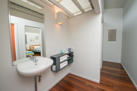 Allure Stradbroke Resort - Winery Find 36