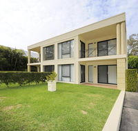 'Bagnall Views' 2/161 Government Rd - Stylish  modern duplex across the road to the waters edge - Winery Find