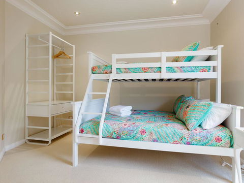 'Baylife Villa' 4a Warruga St - Large Home With WIFI, Netflix, Aircon, Linen & Spectacular Views - Winery Find 1