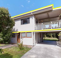 'Beach Break 1' 1/10 Lionel Street - upstairs unit with Aircon