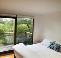 'Carinya' Coastal Cottage - Winery Find