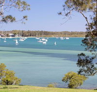 'Corlette Waterfront' 2/44 Danalene Parade - Waterfront Luxury WIFI Aircon Boat Parking - Winery Find