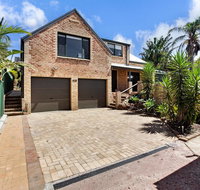 'Salt Wood' Cabin style retreat - Winery Find