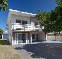 'SeaHaven' 2 Richardson Ave - Large home with Aircon Smart TV WIFI Netflix  Boat Parking - Winery Find