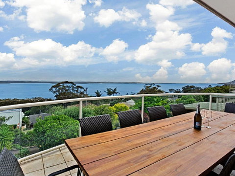 'The Bay', 25 Wallawa Rd - Huge Home With Aircon, Spectacular Views & Chromecast - Winery Find 0