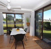 'Time and Tide' 1 - Ground Floor with Water Views - Winery Find