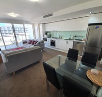 just listed Bolton St 1br 350m walk to Newcastle beach  Wifi end Eand - Winery Find