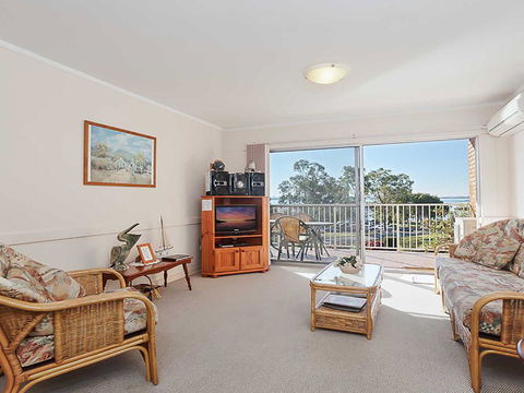 10 'Teramby Court' 104 Magnus Street - In Nelson Bay CBD With Water Views And WIFI - Winery Find 2