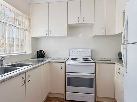 10 'Teramby Court' 104 Magnus Street - In Nelson Bay CBD With Water Views And WIFI - Winery Find 1