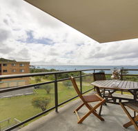 11 'Promenade' 8 Intrepid Close - air conditioned unit with beautiful water views - Winery Find