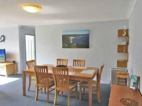 11 'Silvana Court', 26 Ajax Avenue - Close To The Water And Clubs - Winery Find 3