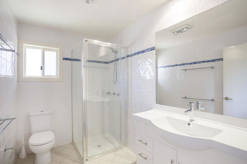 11 Riley St - Stylishly Modern - Winery Find 2