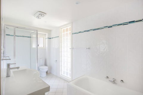 11 Riley St - Stylishly Modern - Winery Find 1