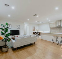 118 Refreshing 3BR Werribee Family House - Winery Find