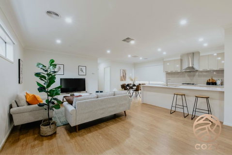 118 Refreshing 3BR Werribee Family House - Winery Find 0