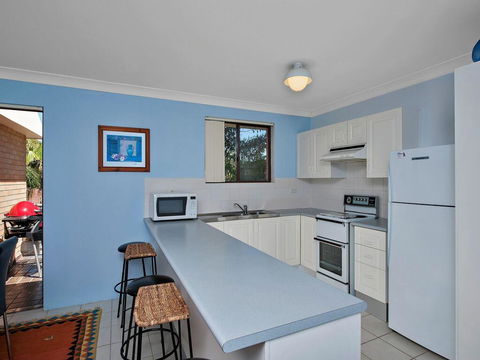 12 'Commodore', 6 Intrepid Close - Beautiful Water Views - Winery Find 3