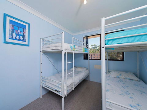 12 'Commodore', 6 Intrepid Close - Beautiful Water Views - Winery Find 1