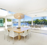 12 Noosa Parade - Winery Find