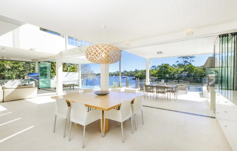 12 Noosa Parade - Winery Find 0