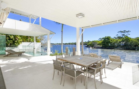 12 Noosa Parade - Winery Find 2