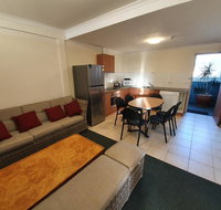 16 Lakeview Plaza - Winery Find