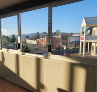 17 Lakeview Plaza - Winery Find