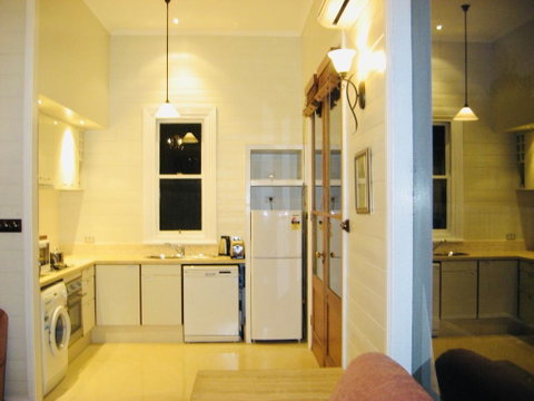 1880s Kananook Boutique Historic Luxury Apartment FSC Private Villa Bairnsdale - Winery Find 2