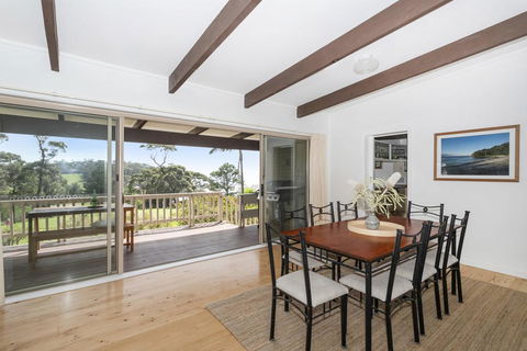 19 Buchan Street - Mollymooks Tee To Sea - Winery Find 1