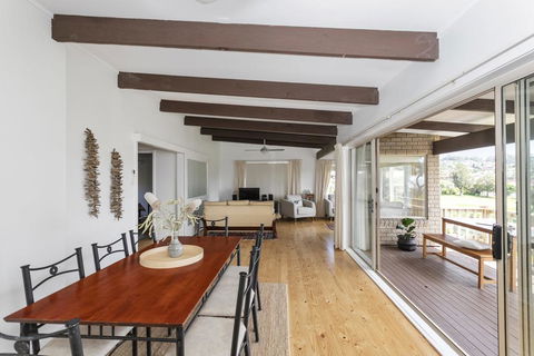 19 Buchan Street - Mollymooks Tee To Sea - Winery Find 3