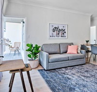 2 Bedroom Apt with Balcony  Air Con in Plympton - Winery Find