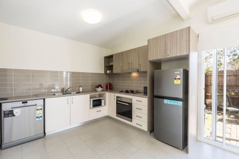 2 Bedroom W/Parking Near Central Cessnock - Winery Find 1