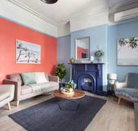 2-Bed Apartment Metres From Coogee Beach and Dining - Winery Find