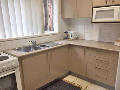 2/10 Catalina Close - Walk To Shoal Bay Beach - Winery Find 2