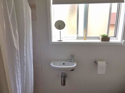 2/10 Catalina Close - Walk To Shoal Bay Beach - Winery Find 3