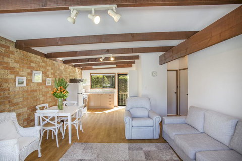 2/81 Clyde St - Villa De Golf At Mollymook - Winery Find 0