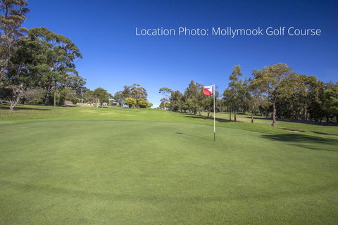 2/81 Clyde St - Villa De Golf At Mollymook - Winery Find 2