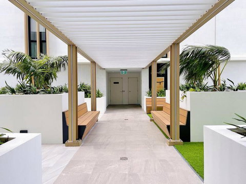 Chermside Deluxe 3 Bedroom Brand New Apartment - Winery Find 1