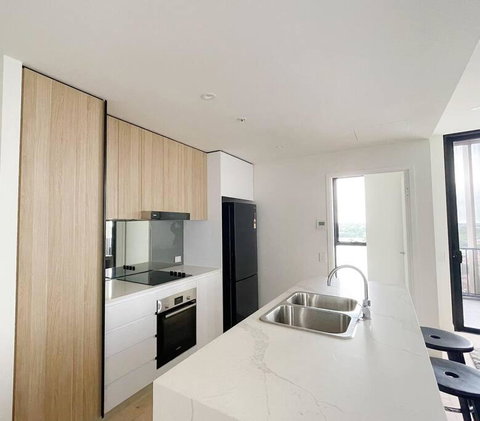 Chermside Deluxe 3 Bedroom Brand New Apartment - Winery Find 4