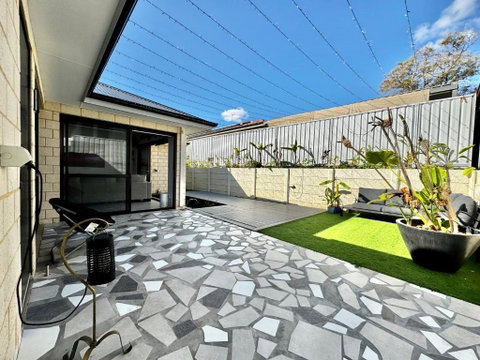Cozy & Relaxed Stay In Bayswater - Winery Find 2