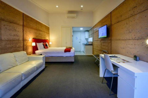 Crossroads Ecomotel - Winery Find 0