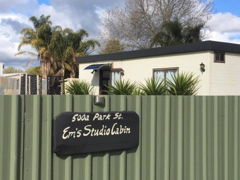 Cute Private Studio Flat With AIRCON! - Winery Find 1