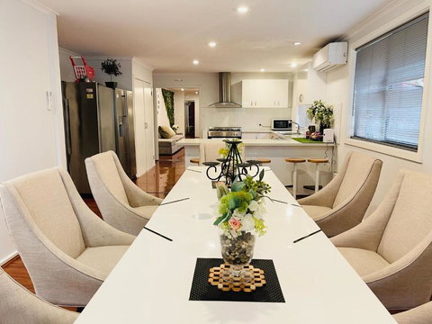 D130 The Link Fantasy Place - Winery Find 0