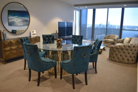 Deluxe 3 Bedroom Apartment In Southbank - Winery Find 3