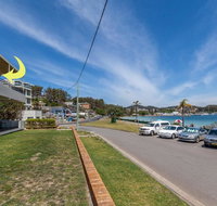 3 'Sunset' 11 Victoria Parade - stunning unit right across from the water