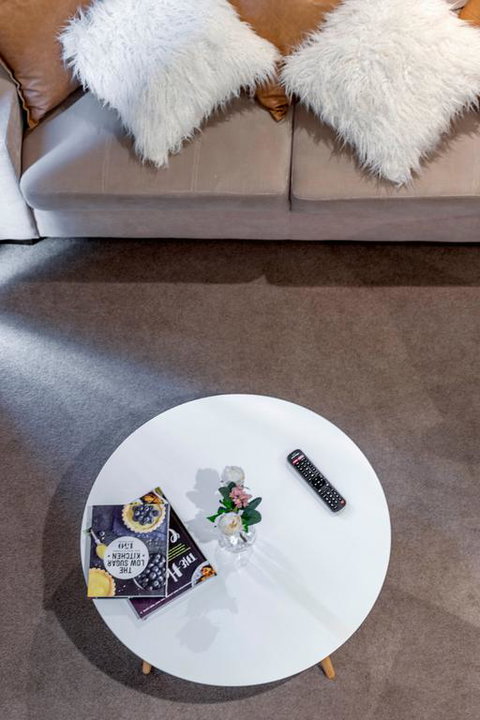 3 BDR Stylish City Retreat // Close To All And Everything In Canberra - Winery Find 3