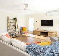 3 Bedroom Apartment Minutes from Main Beach - Winery Find