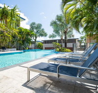 3 Bedroom Ultimate Luxury Waterfront - Winery Find