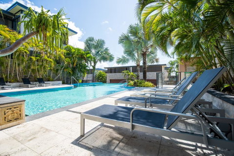 3 Bedroom Ultimate Luxury Waterfront - Winery Find 0